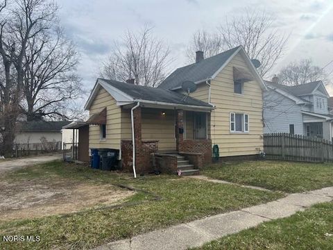 Tiny photo for 1925 Airline Avenue, Toledo, OH 43609 (MLS # 10005618)