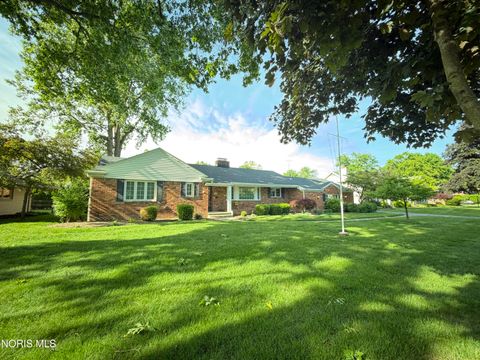 Photo of 4814 Carskaddon Avenue, Toledo, OH 43615 (MLS # 10008126)