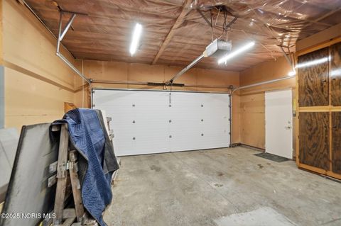 Tiny photo for 900 Morse Street, Findlay, OH 45840 (MLS # 10002049)