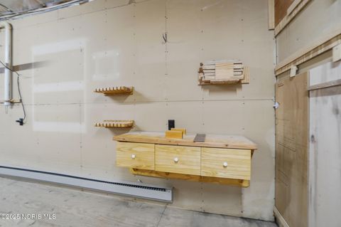 Tiny photo for 900 Morse Street, Findlay, OH 45840 (MLS # 10002049)