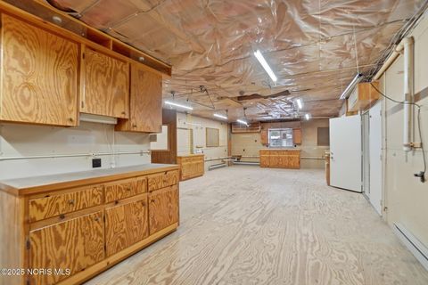 Tiny photo for 900 Morse Street, Findlay, OH 45840 (MLS # 10002049)