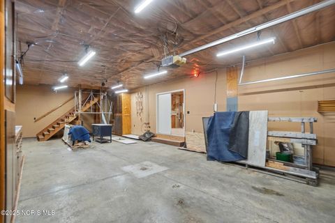 Tiny photo for 900 Morse Street, Findlay, OH 45840 (MLS # 10002049)