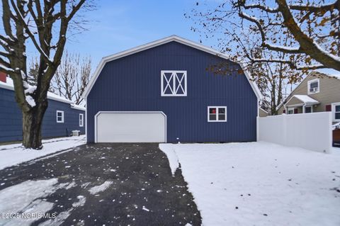 Photo of 900 Morse Street, Findlay, OH 45840 (MLS # 10002049)