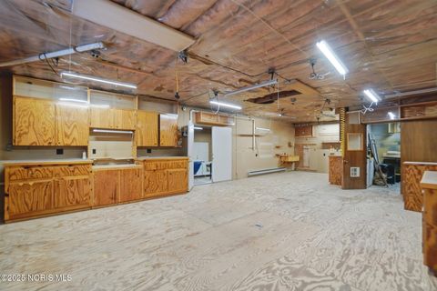 Tiny photo for 900 Morse Street, Findlay, OH 45840 (MLS # 10002049)