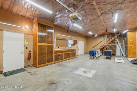 Tiny photo for 900 Morse Street, Findlay, OH 45840 (MLS # 10002049)