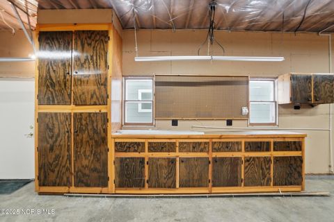 Tiny photo for 900 Morse Street, Findlay, OH 45840 (MLS # 10002049)