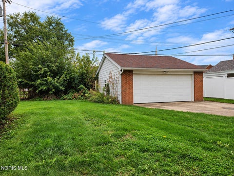 Tiny photo for 1528 Charmaine Drive, Toledo, OH 43614 (MLS # 10014257)