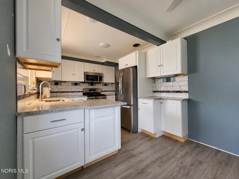Tiny photo for 1528 Charmaine Drive, Toledo, OH 43614 (MLS # 10014257)