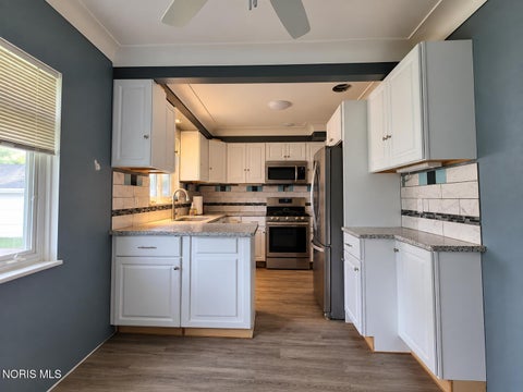 Tiny photo for 1528 Charmaine Drive, Toledo, OH 43614 (MLS # 10014257)
