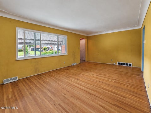 Tiny photo for 1528 Charmaine Drive, Toledo, OH 43614 (MLS # 10014257)
