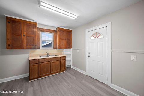 Tiny photo for 3907 Lagrange Street, Toledo, OH 43612 (MLS # 10002043)