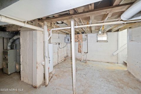 Tiny photo for 3907 Lagrange Street, Toledo, OH 43612 (MLS # 10002043)