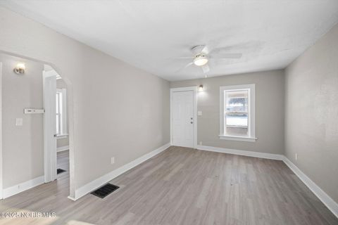 Tiny photo for 3907 Lagrange Street, Toledo, OH 43612 (MLS # 10002043)