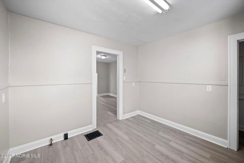 Tiny photo for 3907 Lagrange Street, Toledo, OH 43612 (MLS # 10002043)