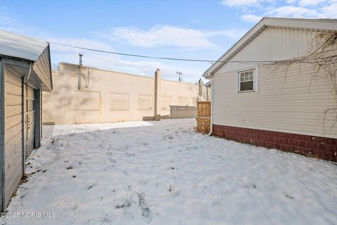 Tiny photo for 3907 Lagrange Street, Toledo, OH 43612 (MLS # 10002043)
