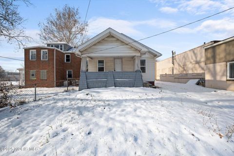 Photo of 3907 Lagrange Street, Toledo, OH 43612 (MLS # 10002043)