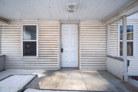 Tiny photo for 3907 Lagrange Street, Toledo, OH 43612 (MLS # 10002043)