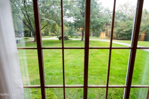 Tiny photo for 1900 Green Valley Drive, Toledo, OH 43614 (MLS # 10013944)