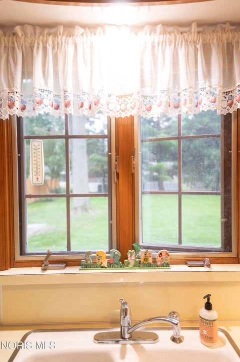 Tiny photo for 1900 Green Valley Drive, Toledo, OH 43614 (MLS # 10013944)