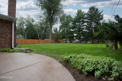 Tiny photo for 1900 Green Valley Drive, Toledo, OH 43614 (MLS # 10013944)