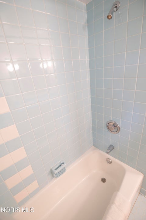 Tiny photo for 1900 Green Valley Drive, Toledo, OH 43614 (MLS # 10013944)