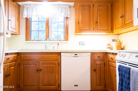 Tiny photo for 1900 Green Valley Drive, Toledo, OH 43614 (MLS # 10013944)