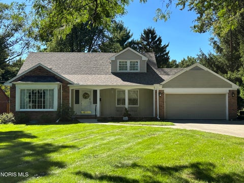 Homes For Sale - 1900 Green Valley Drive<br/> Toledo, OH 43614