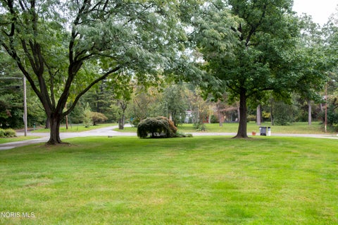 Tiny photo for 1900 Green Valley Drive, Toledo, OH 43614 (MLS # 10013944)