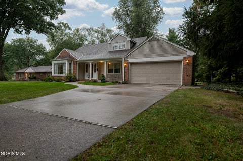 Tiny photo for 1900 Green Valley Drive, Toledo, OH 43614 (MLS # 10013944)