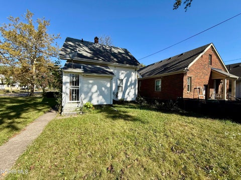 Tiny photo for 1805 Oakwood Avenue, Toledo, OH 43607 (MLS # 10012910)