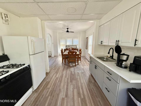 Tiny photo for 1805 Oakwood Avenue, Toledo, OH 43607 (MLS # 10012910)
