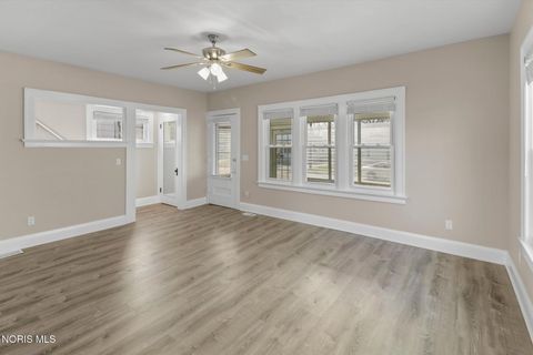 Tiny photo for 1749 Selkirk Street, Toledo, OH 43605 (MLS # 10005351)