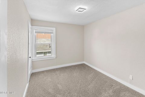 Tiny photo for 1749 Selkirk Street, Toledo, OH 43605 (MLS # 10005351)