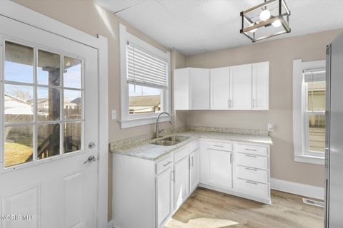 Tiny photo for 1749 Selkirk Street, Toledo, OH 43605 (MLS # 10005351)