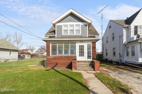 Photo of 1749 Selkirk Street, Toledo, OH 43605 (MLS # 10005351)