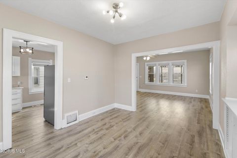 Tiny photo for 1749 Selkirk Street, Toledo, OH 43605 (MLS # 10005351)