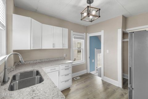 Tiny photo for 1749 Selkirk Street, Toledo, OH 43605 (MLS # 10005351)