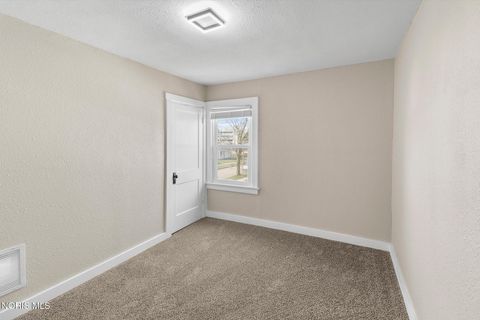 Tiny photo for 1749 Selkirk Street, Toledo, OH 43605 (MLS # 10005351)