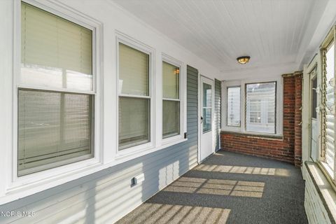 Tiny photo for 1749 Selkirk Street, Toledo, OH 43605 (MLS # 10005351)