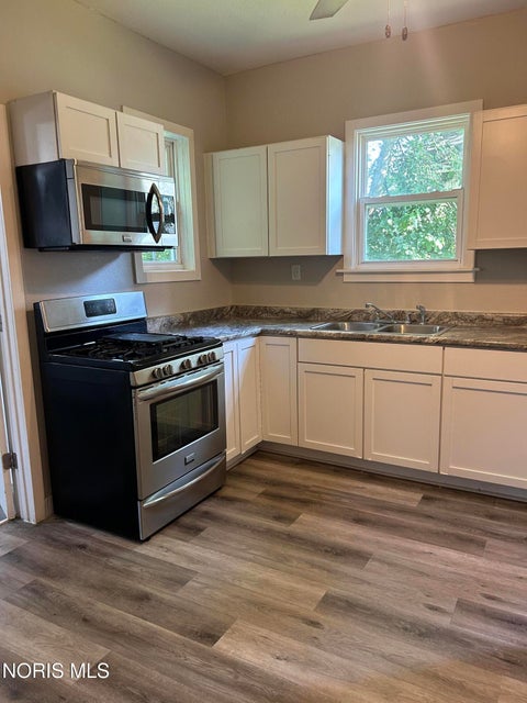 Tiny photo for 4112 Lewis Avenue, Toledo, OH 43612 (MLS # 10013439)