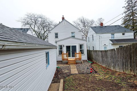 Tiny photo for 2477 Eastmoreland Drive, Oregon, OH 43616 (MLS # 10004718)