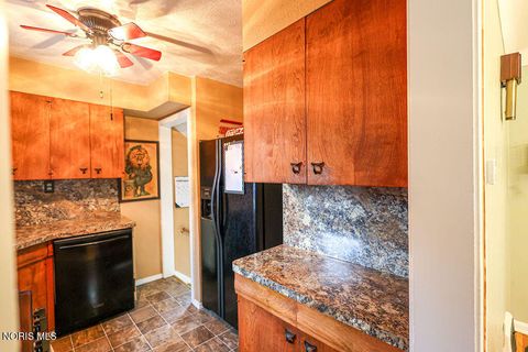 Tiny photo for 2477 Eastmoreland Drive, Oregon, OH 43616 (MLS # 10004718)