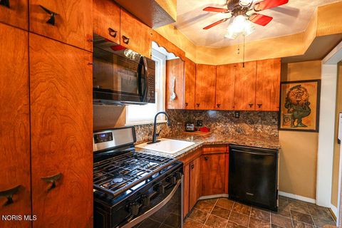 Tiny photo for 2477 Eastmoreland Drive, Oregon, OH 43616 (MLS # 10004718)