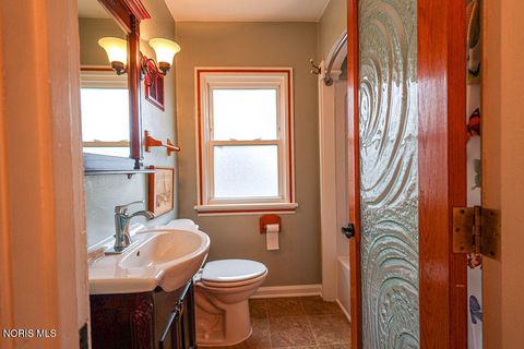 Tiny photo for 2477 Eastmoreland Drive, Oregon, OH 43616 (MLS # 10004718)