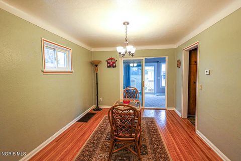 Tiny photo for 2477 Eastmoreland Drive, Oregon, OH 43616 (MLS # 10004718)