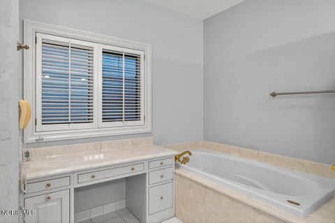 Tiny photo for 15 Stableside Road, Ottawa Hills, OH 43615 (MLS # 10014489)