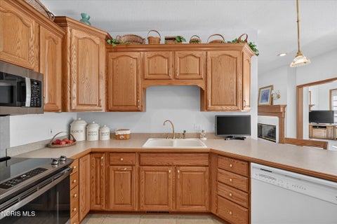 Tiny photo for 9347 Teresa Trail, Sylvania, OH 43560 (MLS # 10012707)