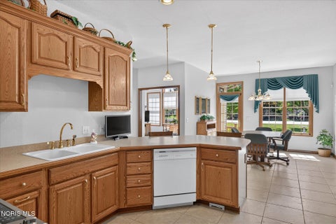 Tiny photo for 9347 Teresa Trail, Sylvania, OH 43560 (MLS # 10012707)