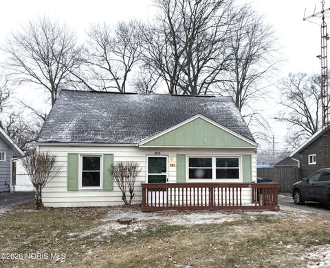 Photo of 3213 Waldmar Road, Toledo, OH 43615 (MLS # 10002887)