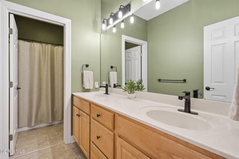 Tiny photo for 2772 Whitespire Court, Findlay, OH 45840 (MLS # 10014100)